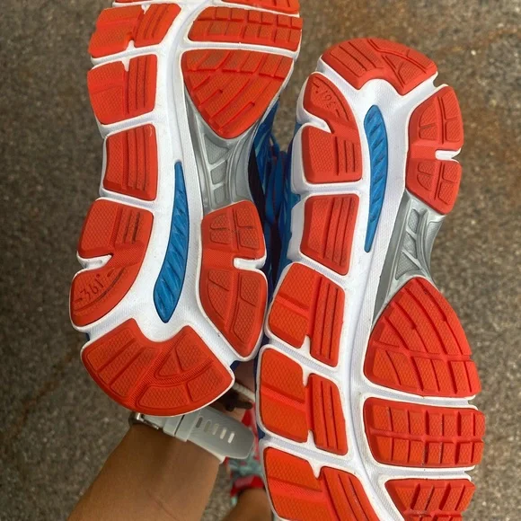 Womens 6.5 athletic shoes brand 361 EUC only worn a few times - Picture 2 of 4